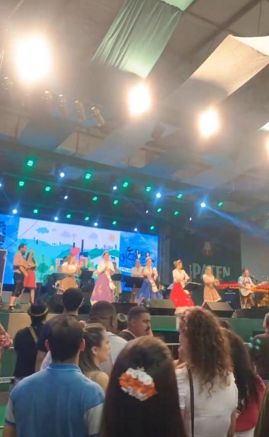Lindo Espaco Inteiro Oktoberfest C/ Churrasqueira. Blumenau Ngoại thất bức ảnh